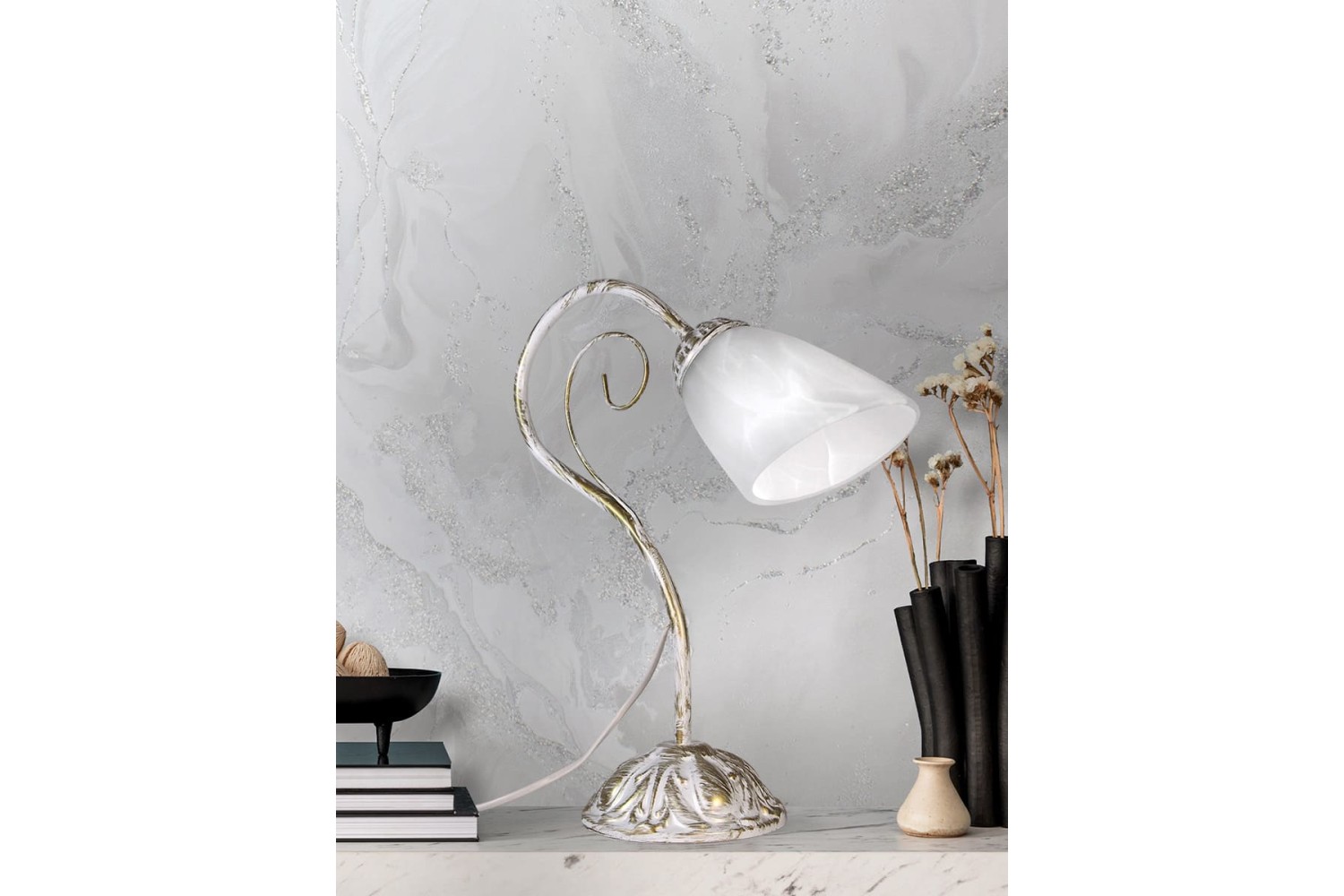 Настольная лампа дизайнерские белая Е14 S5122-1